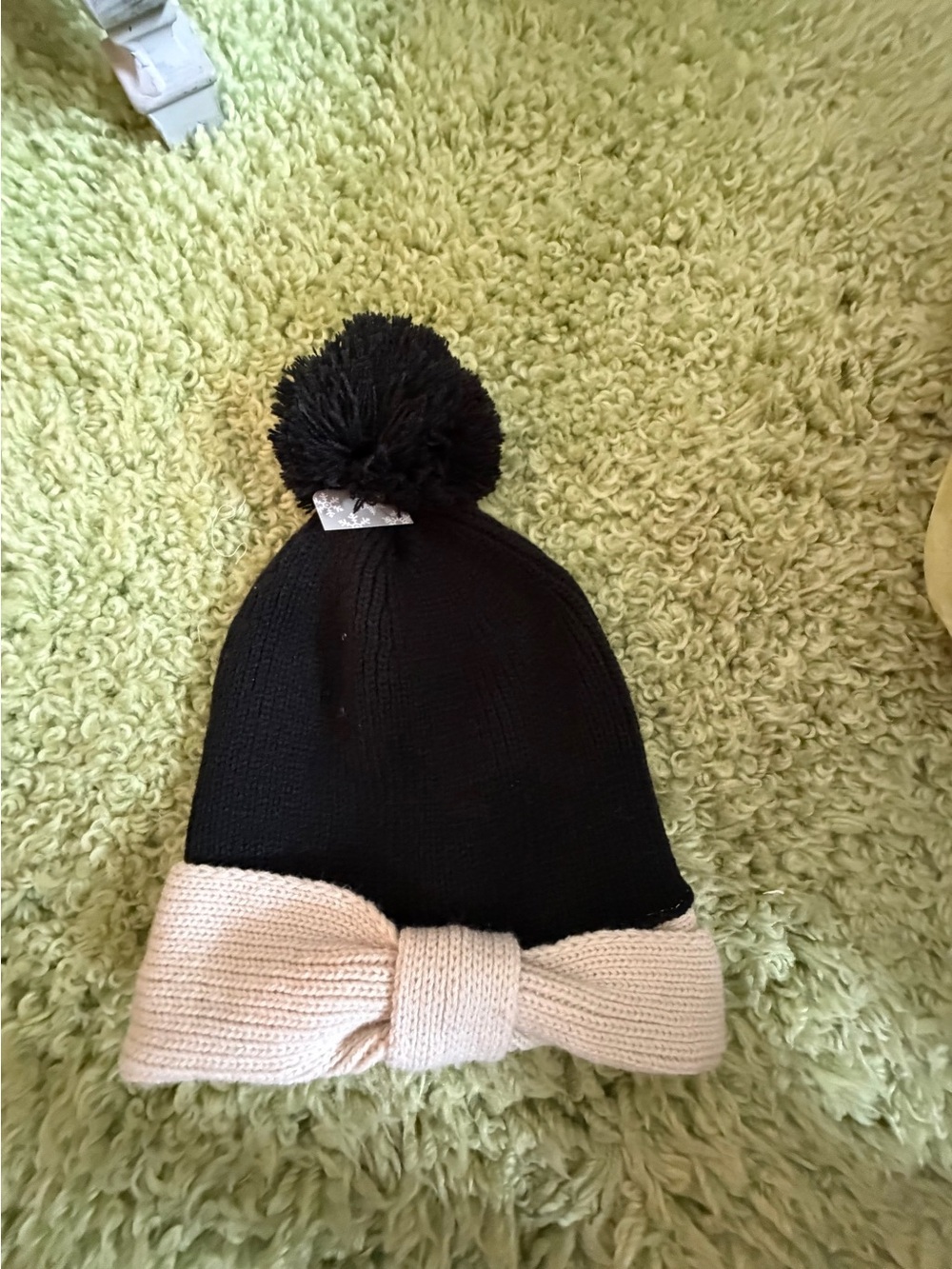 Source Unknown Black Knit Kids Hat with Cream Bow and Pom
